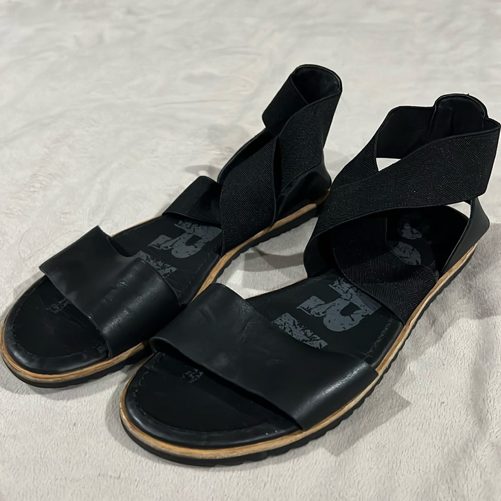 Women’s size 8 Sorell sandals